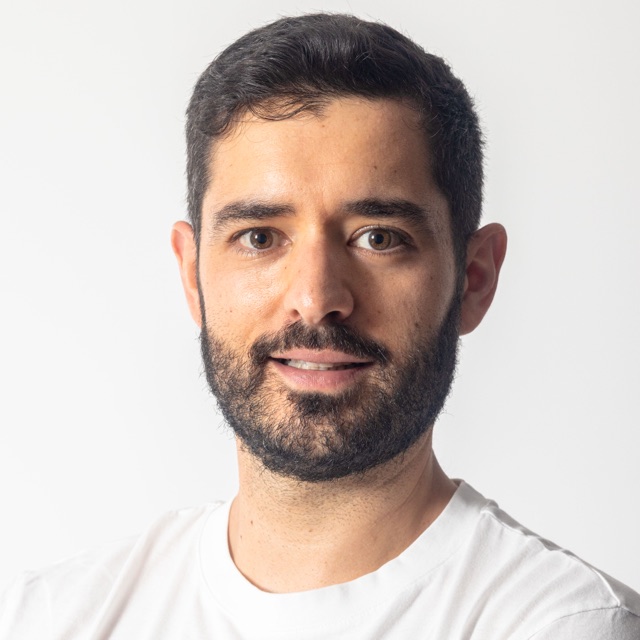 Adriano Martins